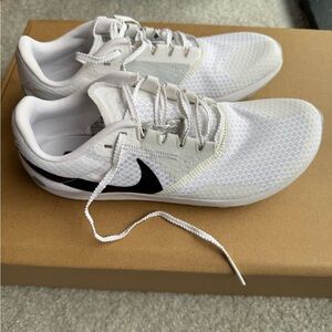 Nike Zoom Rival Waffle White and Black Athletic Sneakers Women’s Size 6.5